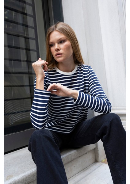 Kadın Bisiklet Yaka Çizgili Sweatshirt Lacivert - MS0001300