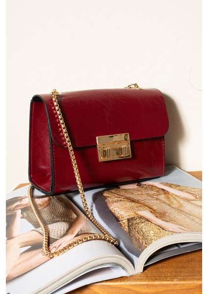 Kadın Çapraz Zincir Askılı Omuz Çantası