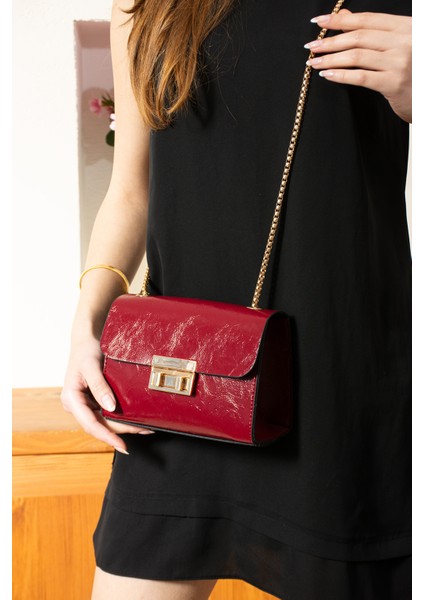 Kadın Çapraz Zincir Askılı Omuz Çantası fiyatları