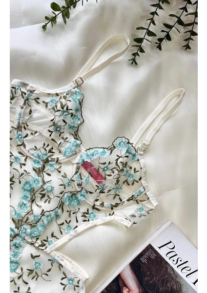 Yeşil Çiçek Büyük Desenli Bodysuit fiyatları