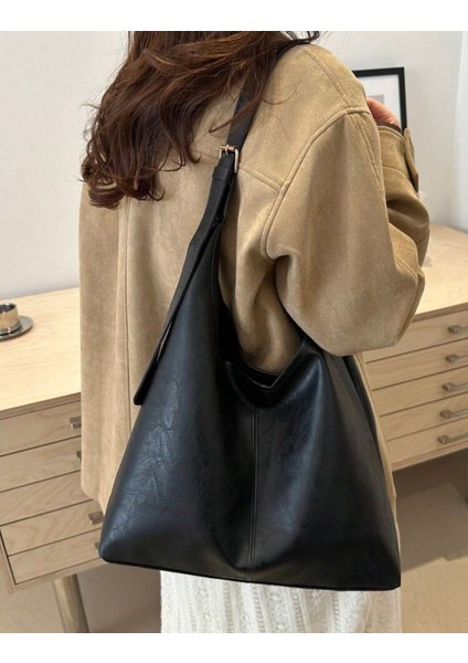 Büyük Kapasiteli Salaş Omuz Çantası