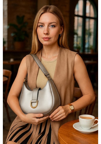 Lüks Metal Tokalı Omuz Çantası