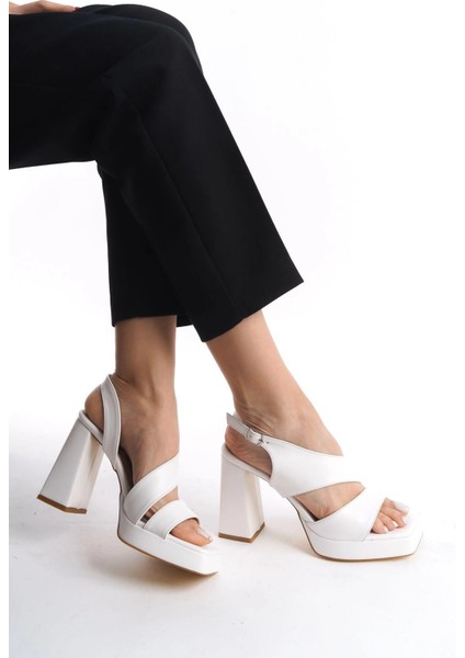 Cica Beyaz Cilt Topuklu Ayakkabı
