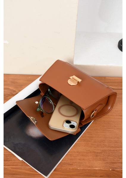 Lüks Tasarımlı Çapraz Askılı El ve Omuz Çantası fiyatları