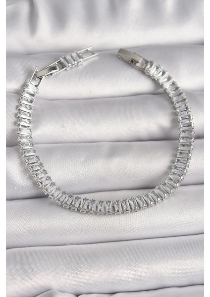 Pirinç Gümüş Renk Zirkon Taşlı Su Yolu Model Kadın Bileklik