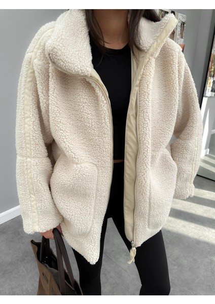 Kadın Oversize Dik Yaka Fermuarlı Cepli Astarlı Peluş Mont (1 Beden Küçük Almanız Önerilir. )