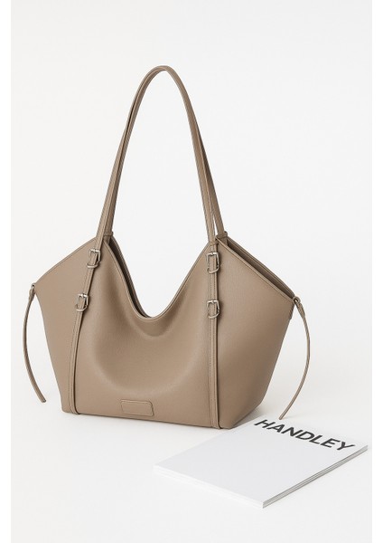 Çift Saplı Demir Toka Detaylı Omuz Çantası