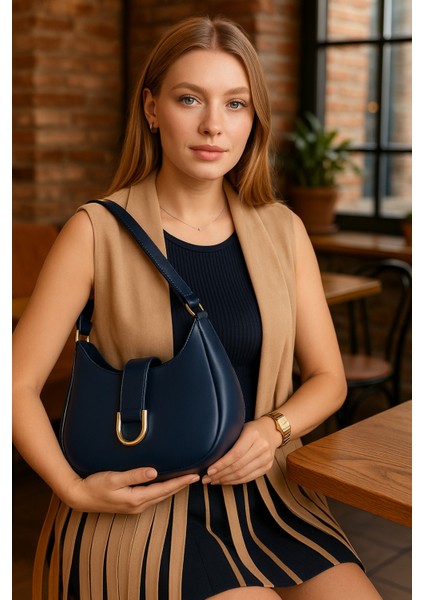 Lüks Metal Tokalı Omuz Çantası fiyatları