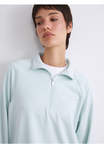 Yeni Sezon Dik Yaka Oversize Kadın Sweatshirt modelleri