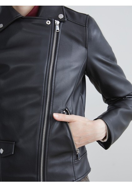 Yeni Sezon Biker Yaka Kadın Deri Görünümlü Ceket modelleri