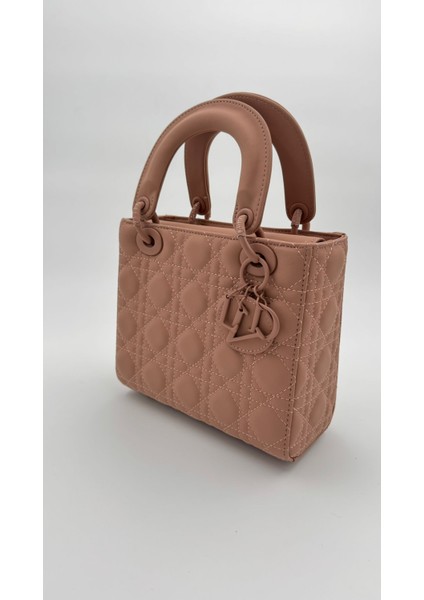 Pembe Kare Aksesuar Detaylı El Çantası Orijinal Levid'or Premium modelleri