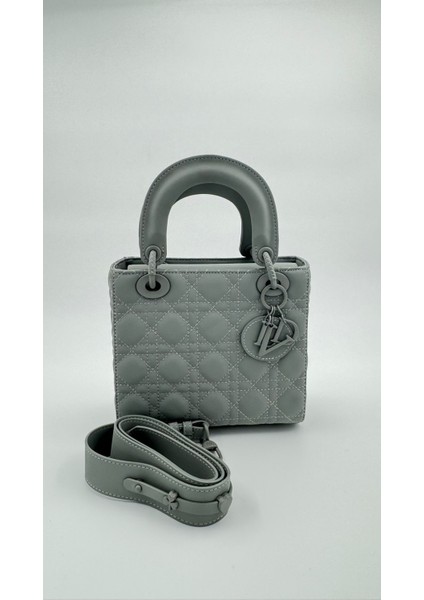 Gri Kare Aksesuar Detaylı El Çantası Orijinal Levid'or Premium fırsatları