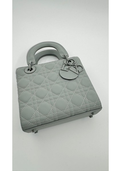 Gri Kare Aksesuar Detaylı El Çantası Orijinal Levid'or Premium