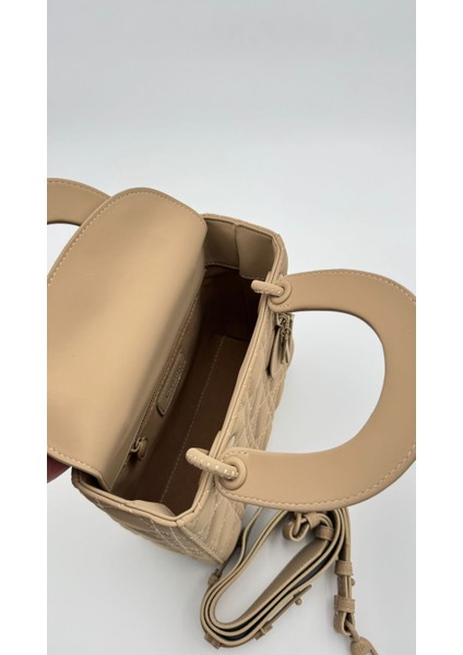 Kahve Kare Aksesuar Detaylı El Çantası Orijinal Levid'or Premium