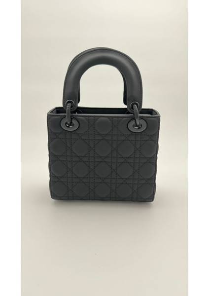 Siyah Kare Aksesuar Detaylı El Çantası Orijinal Levid'or Premium indirimleri