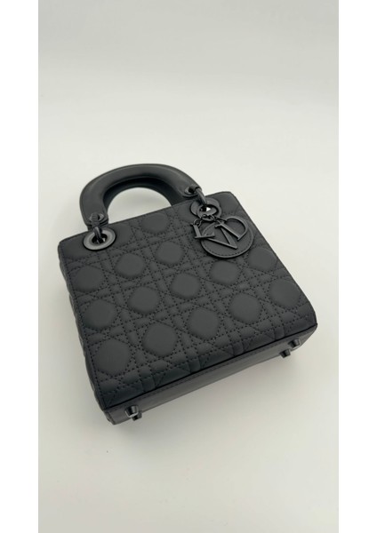 Siyah Kare Aksesuar Detaylı El Çantası Orijinal Levid'or Premium