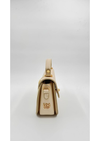 Krem Yuvarlak Tokalı El Çantası Orijinal Levid'or modelleri