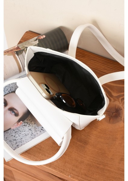 Hobo Kadın El ve Omuz Çantası Handley modelleri