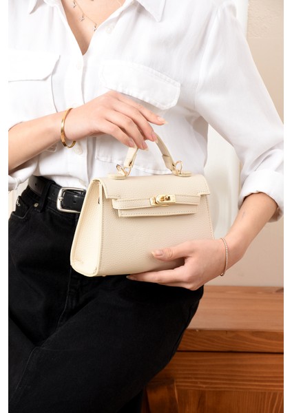 Lüks Kilit Detaylı Çapraz Askılı El ve Omuz Çantası fırsatları