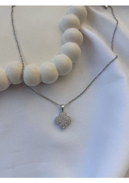 Taş Kaplama Yonca Kolye modelleri