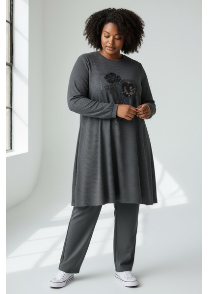 Kadın Önü Taş Detaylı Kol Ağzı Lastikli Battal Beden Tunik modelleri