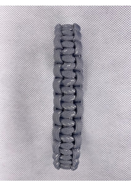 Açık Gri Üstü Beyaz Noktalı Paracord Bileklik fiyatları
