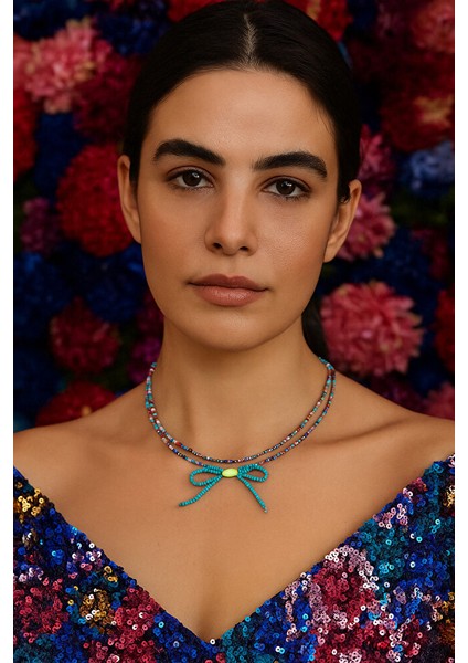 Renkli Boncuklu Fiyonk Detaylı Bohem Kolye – El Yapımı Ayarlanabilir Zincirli