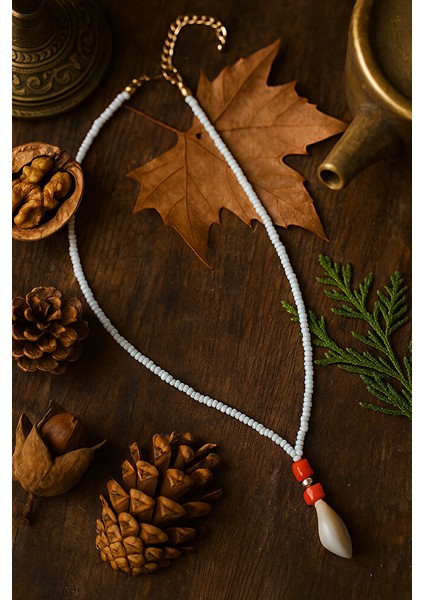 Inci Uçlu Turuncu Detaylı Beyaz Kum Boncuk Kolye - El Yapımı Ayarlanabilir indirimleri