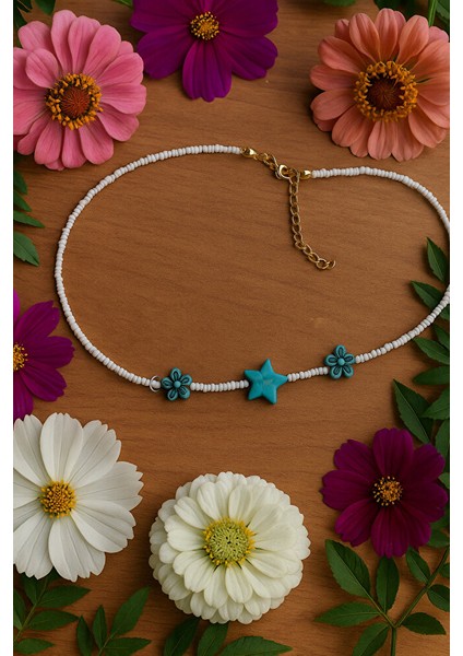 El Yapımı Beyaz Boncuklu Turkuaz Yıldız ve Çiçek Detaylı Kolye fırsatları