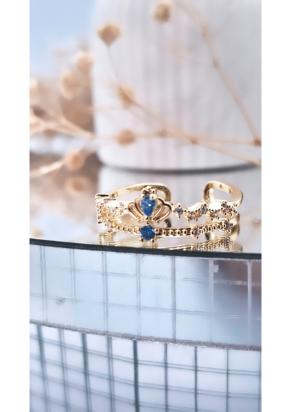 Mavi Zirkon Taşlı Küçük Taç Figürlü Çelik Kaplama Yüzük