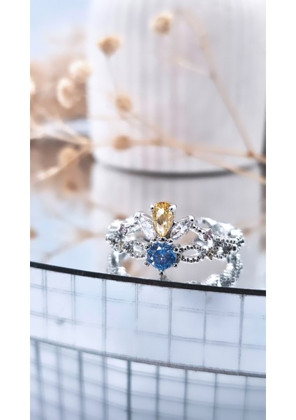 Mavi Zirkon Taşlı Büyük Taç Figürlü Çelik Kaplama Yüzük