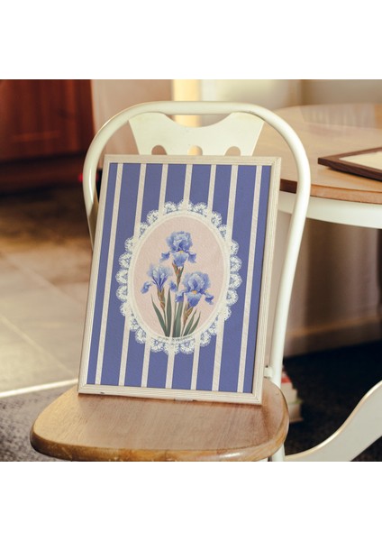 Mor Süsen Çiçekleri: Büyükannemin Botanik Duvar Sanatı (, / Dosya)