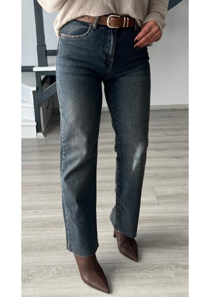 Koyu Mavi Kemerli Kesik Paça Premium Jean fiyatları