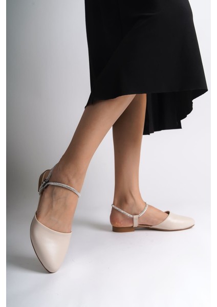 Arıana Lastikli Ortopedik Rahat Taban Bilekten Taş Detaylı Kadın Babet Ayakkabı Ckt - Krem