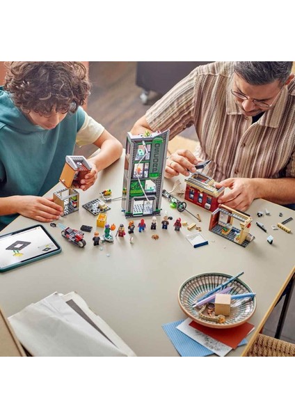 76324 LEGO Marvel Örümcek Adam, Oscorpa Karşı 808 Parça +10 Yaş