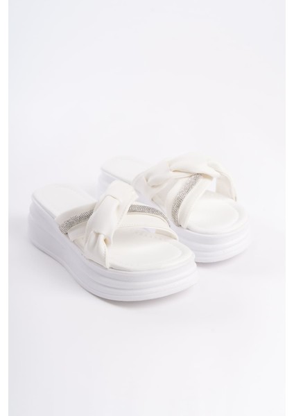 Clara Düz Topuklu Kurdele Desenli Taşlı Kalın ve Ortopedik Taban Kadın Terlik Cbt - Beyaz fırsatları