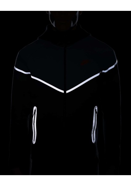 Tech Fleece Reflektörlü Eşofman Takımı modelleri