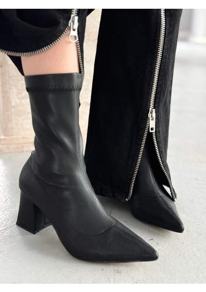 Nysea Kadın Topuklu Streç Bot Siyah Mat Deri