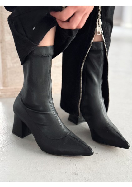 Nysea Kadın Topuklu Streç Bot Siyah Mat Deri modelleri