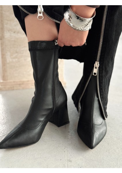 Nysea Kadın Topuklu Streç Bot Siyah Mat Deri fırsatları
