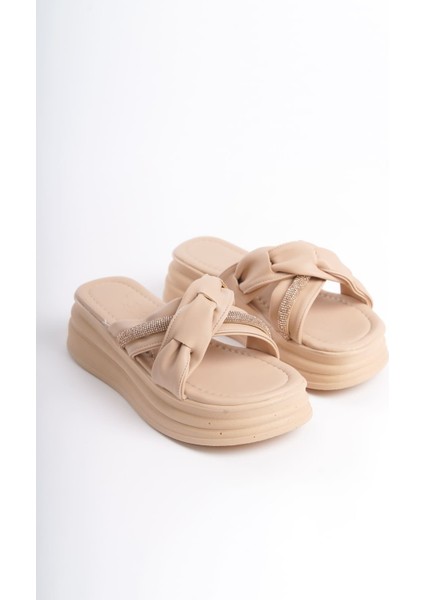 Clara Düz Topuklu Kurdele Desenli Taşlı Kalın ve Ortopedik Taban Kadın Terlik Ctt - Ten fırsatları