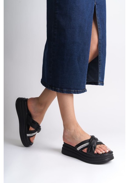 Clara Düz Topuklu Kurdele Desenli Taşlı Kalın ve Ortopedik Taban Kadın Terlik Cst - Siyah fiyatları