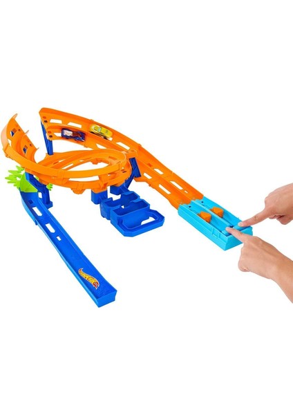 HTK17 Hot Wheels Ikili Yarış ve Akrobasi Pisti fırsatları
