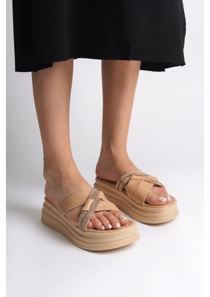 Ruby Düz Topuklu Taşlı Çapraz Şeritli Kalın ve Ortopedik Taban Kadın Terlik Ctt - Ten