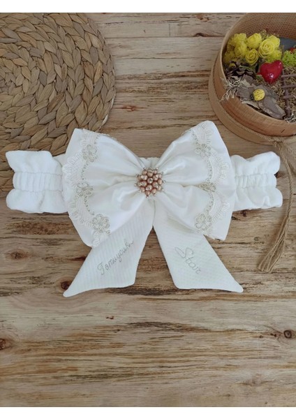 Yenidoğan Sahra Taç Nakışlı Plazma Taşlı Güpürlü Fiyonklu Duvaklı Trilüks Kundak Bebek Battaniyesi Sütlü Kahve