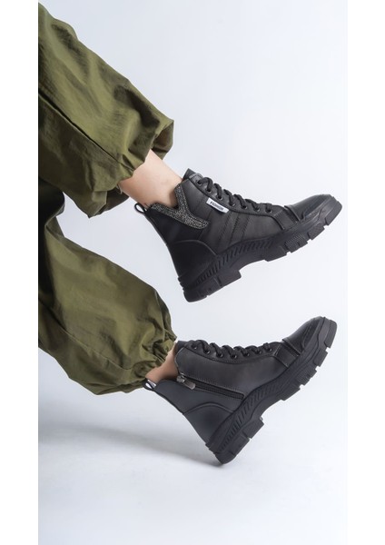 Amber Bağcıklı Fermuarlı Ortopedik Taban Kadın Bot Cst - Siyah fiyatları