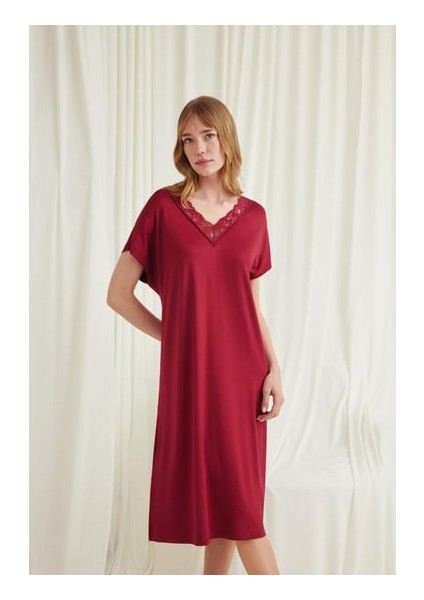 Monamise Yakası Dantelli Kısa Kollu Gecelik