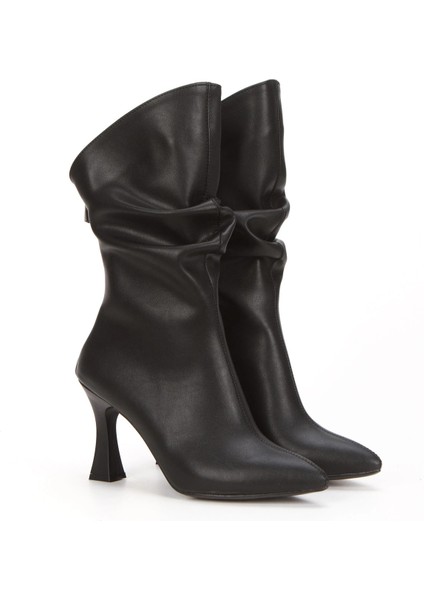 Kadın Siyah Özel Tasarım Ince Topuklu Büzgülü Fermuarlı Bot