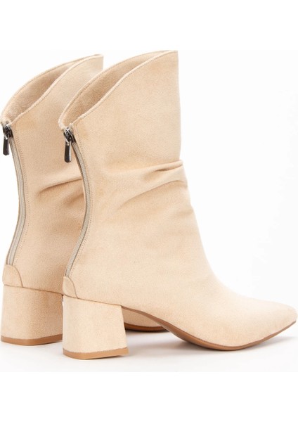 Kadın Bej Süet Körüklü Kısa Kalın Topuklu Bot fırsatları