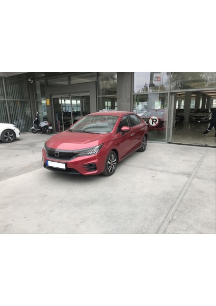Honda City 2021+ Ön Sis Çerçevesi Kaplama Parlak Siyah fırsatları